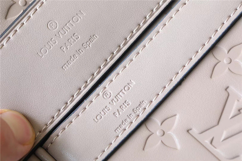 Franco Shops - Louis Vuittons  - 9427