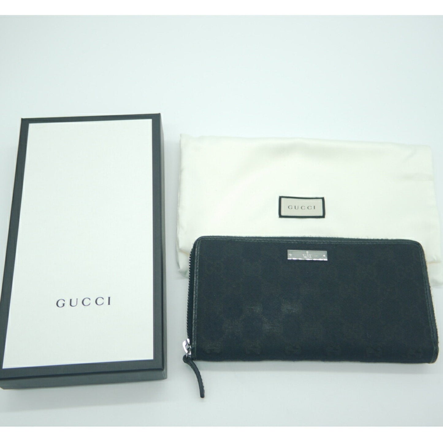 GUCCI Zip around Wallet