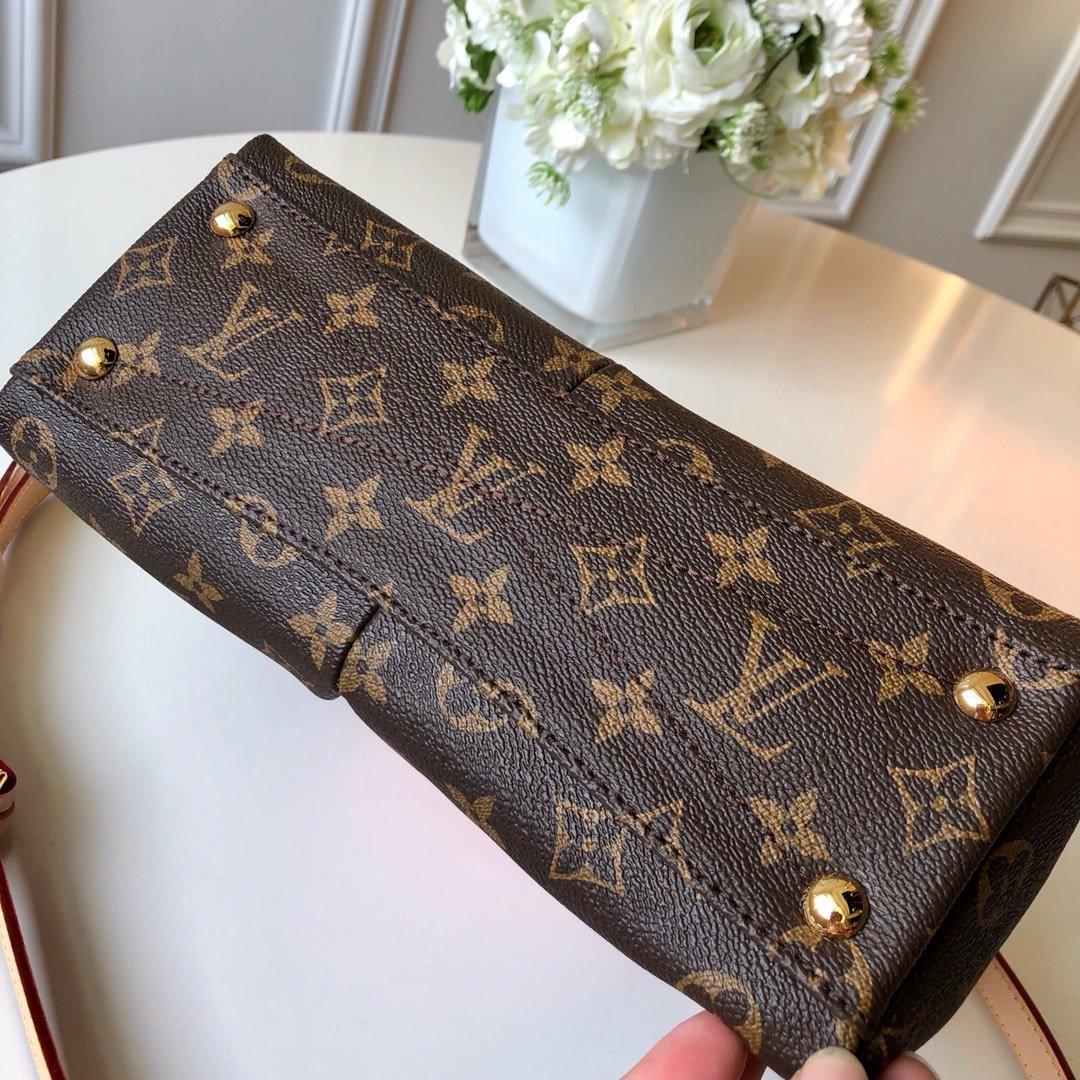Louis Vuitton  V TOTE BB Handbag