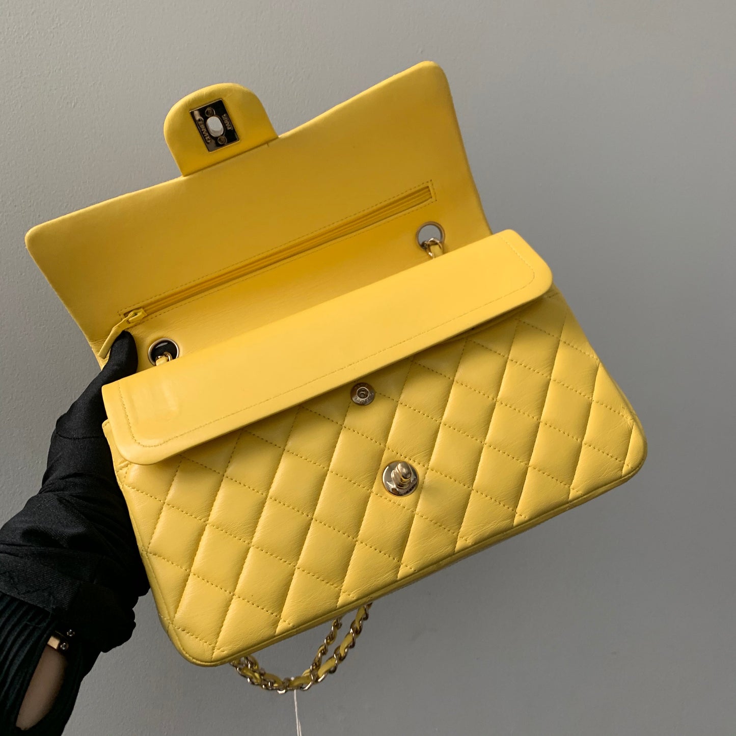 Classic Flap Medium Lambskin with Light GHW