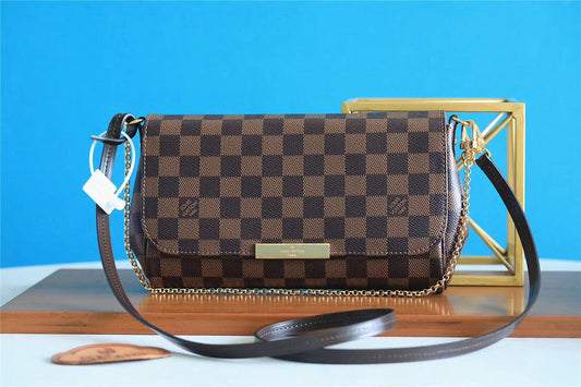 The Franco Shops - Louis Vuittons  - 7748