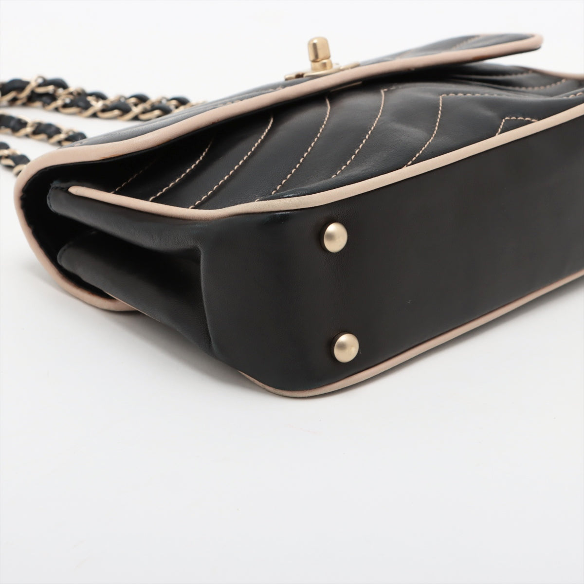 Chanel Chevron  Single Flap Double Chain Bag Black Gold  8th