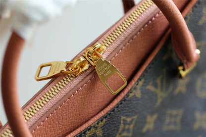 The Franco Shops - Louis Vuittons  - 7996