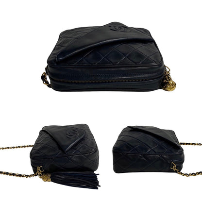 Chanel CC Quilted Leather Tassel Camera Bag  Leather Crossbody Bag in Good condition