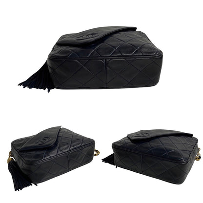 Chanel CC Quilted Leather Tassel Camera Bag  Leather Crossbody Bag in Good condition