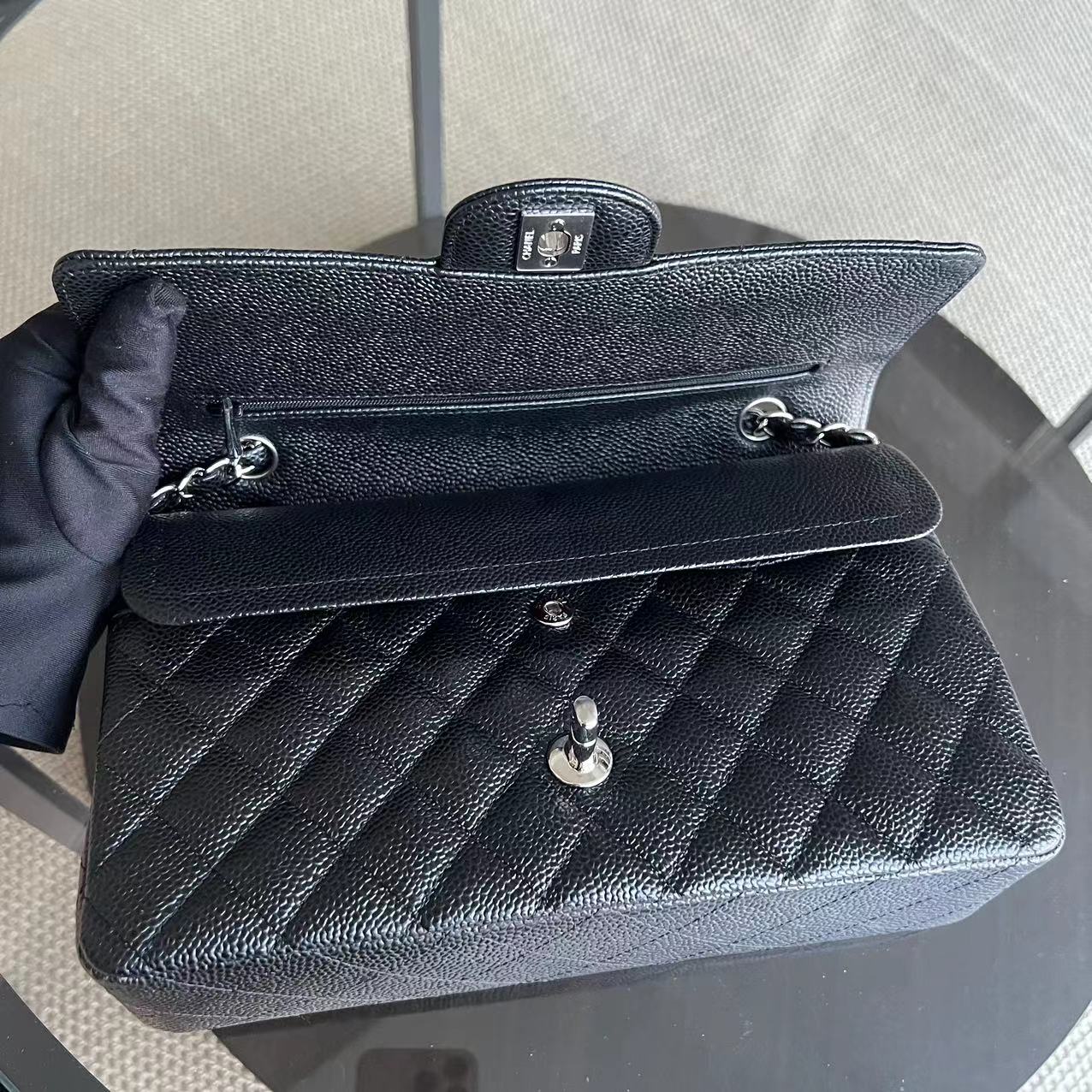 *Un* Medium Double Flap 25CM Quilted Grained Calfskin Black Silver Hardware Series 23