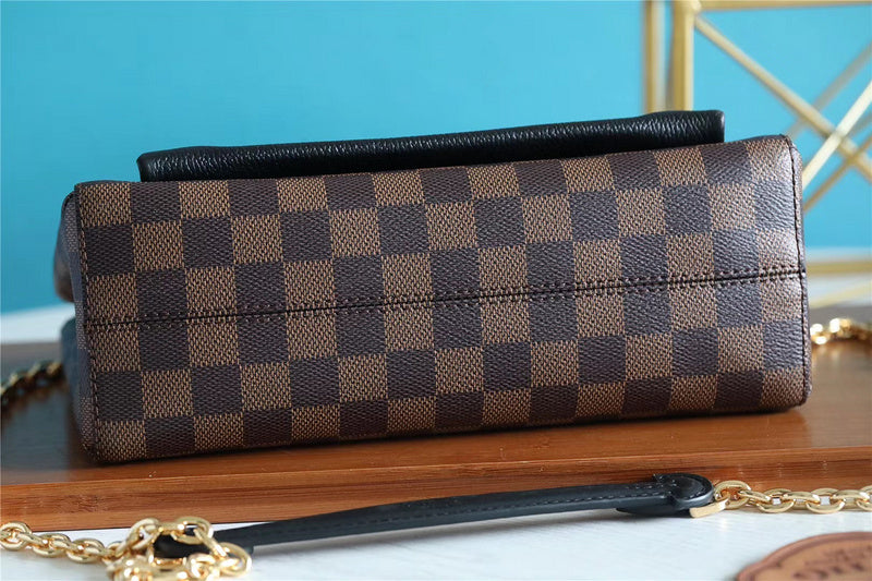 The Franco Shops - Louis Vuittons  - 7822
