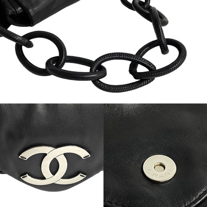 Chanel CC Ring Shoulder Bag  Leather Crossbody Bag in Good condition