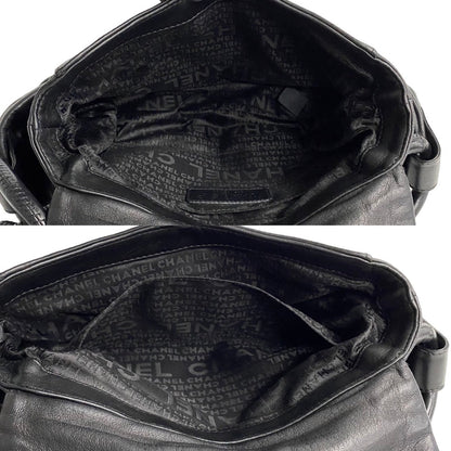 Chanel CC Ring Shoulder Bag  Leather Crossbody Bag in Good condition