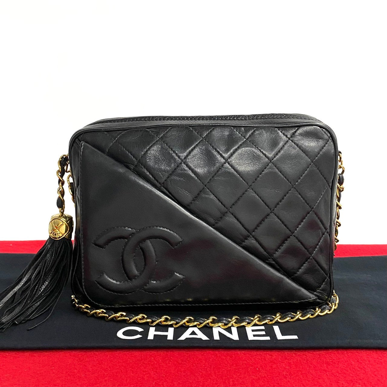 Chanel CC Matelasse Camera Bag  Leather Crossbody Bag in Good condition