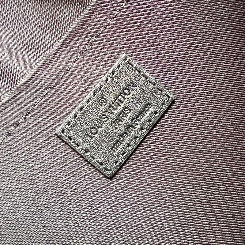Franco Shops - Louis Vuittons  - 15735