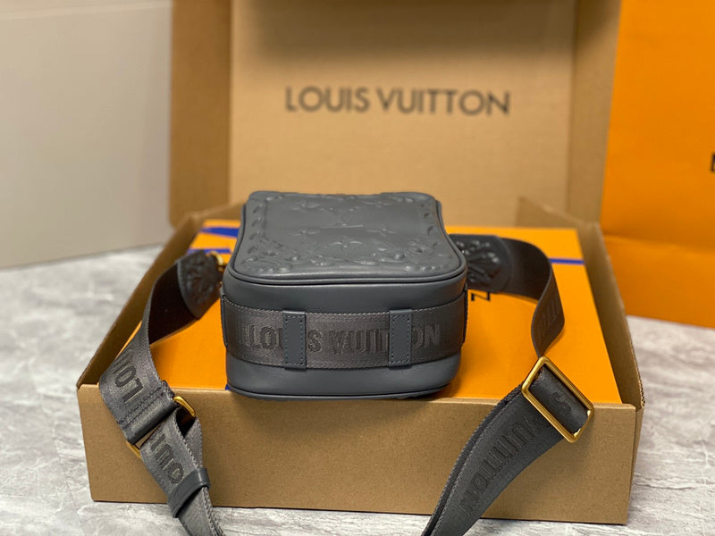 Franco Shops - Louis Vuittons  - 15480
