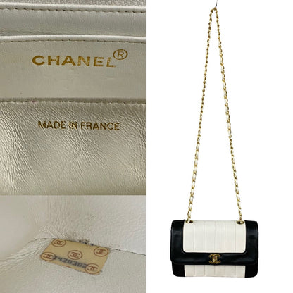 CHANEL Shoulder Bag lambskin white