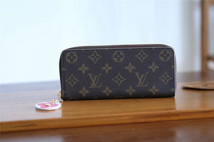 Franco Shops - Louis Vuittons  - 9415