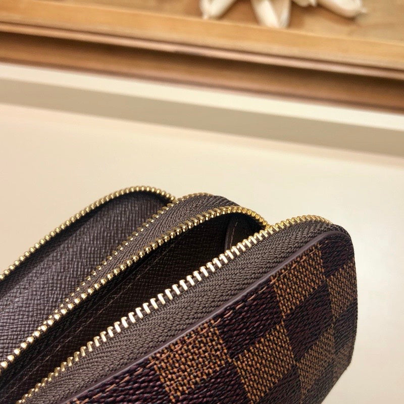 Franco Shops - Louis Vuittons  - 10883