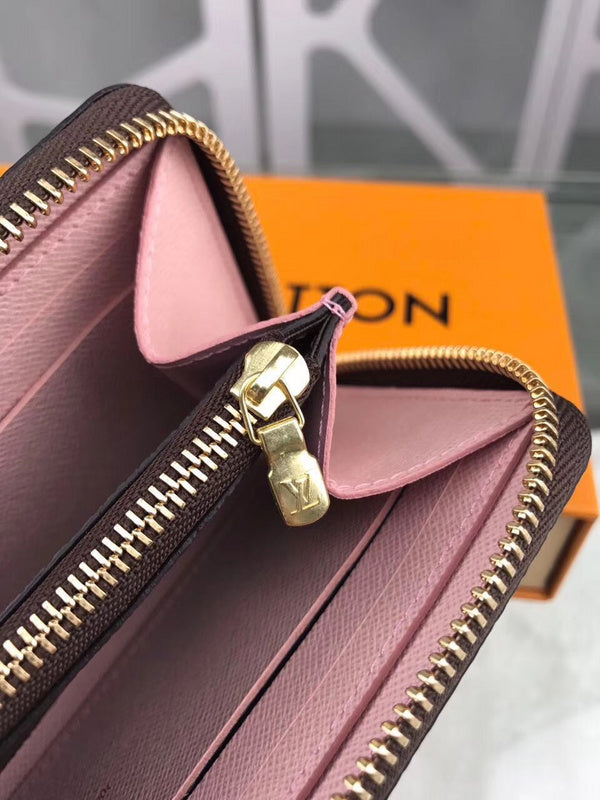 Franco Shops - Louis Vuittons  - 9419
