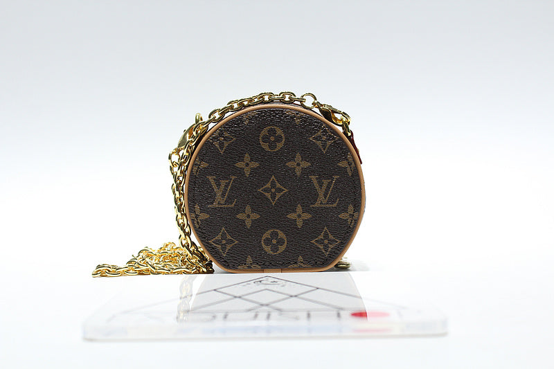 Franco Shops - Louis Vuittons  - 9396