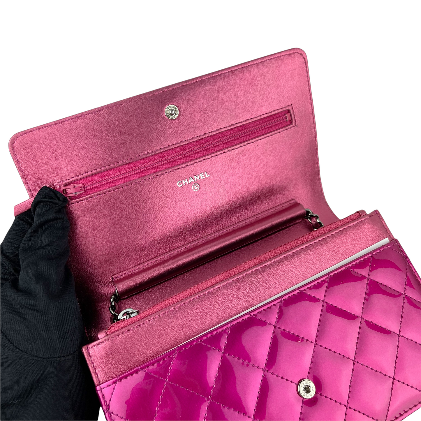 Boy Wallet on Chain Patent Magenta SHW