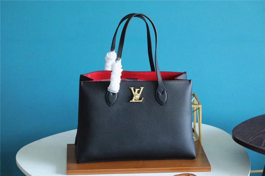 The Franco Shops - Louis Vuittons  - 7629