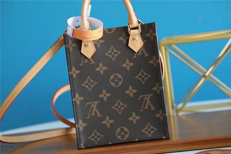 The Franco Shops - Louis Vuittons  - 7628