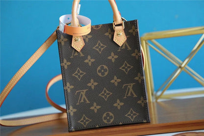 The Franco Shops - Louis Vuittons  - 7628