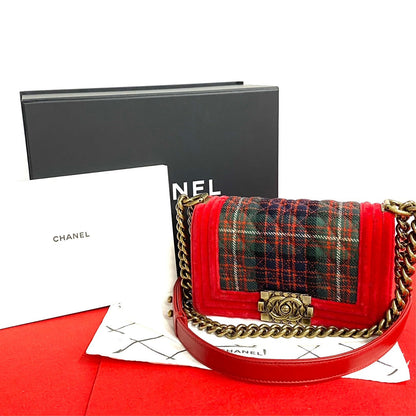 CHANEL Shoulder Bag lambskin Red Boy Chanel Matrasse