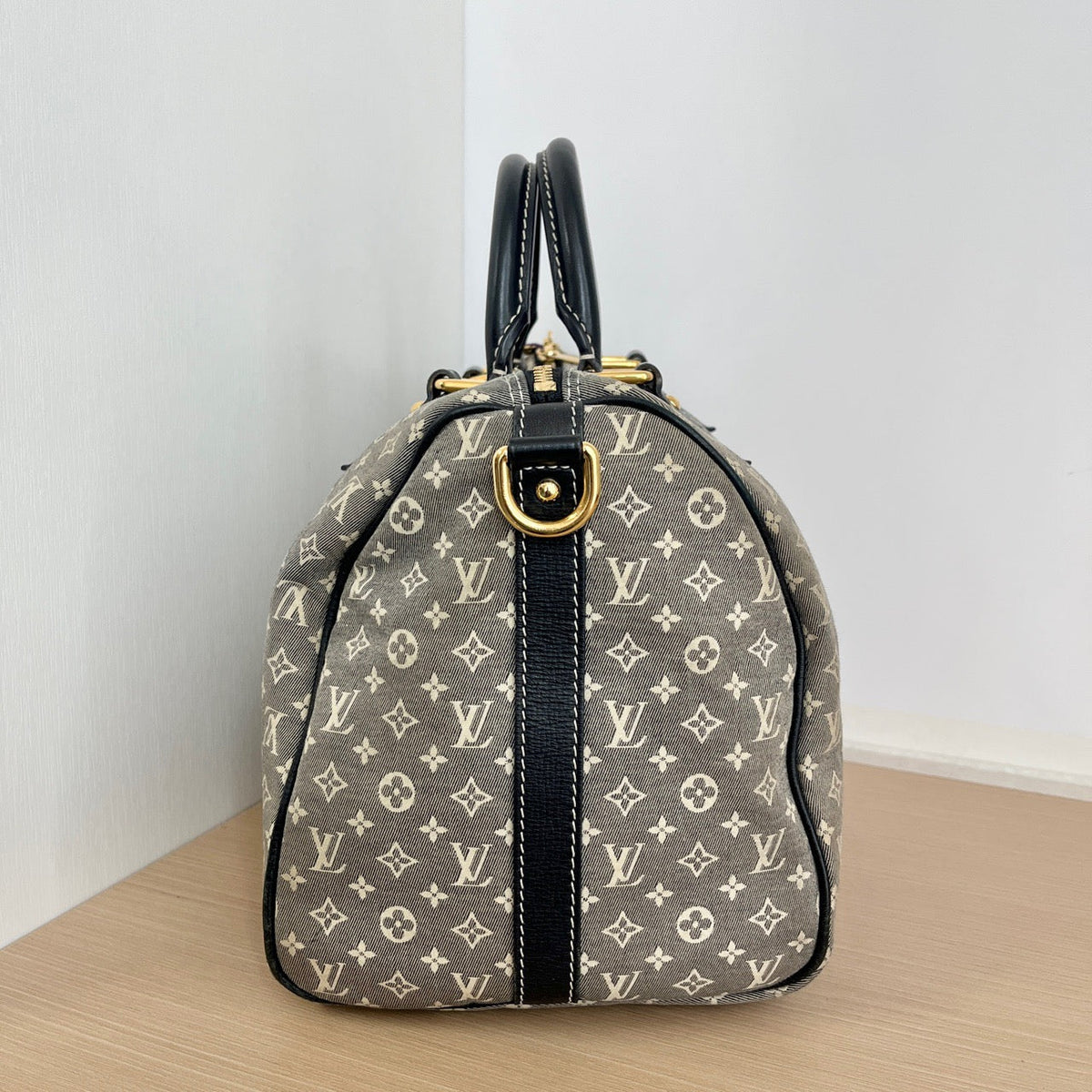 LOUIS VUITTON<br>Shoulder Bag