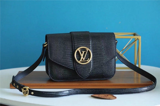 The Franco Shops - Louis Vuittons  - 7640