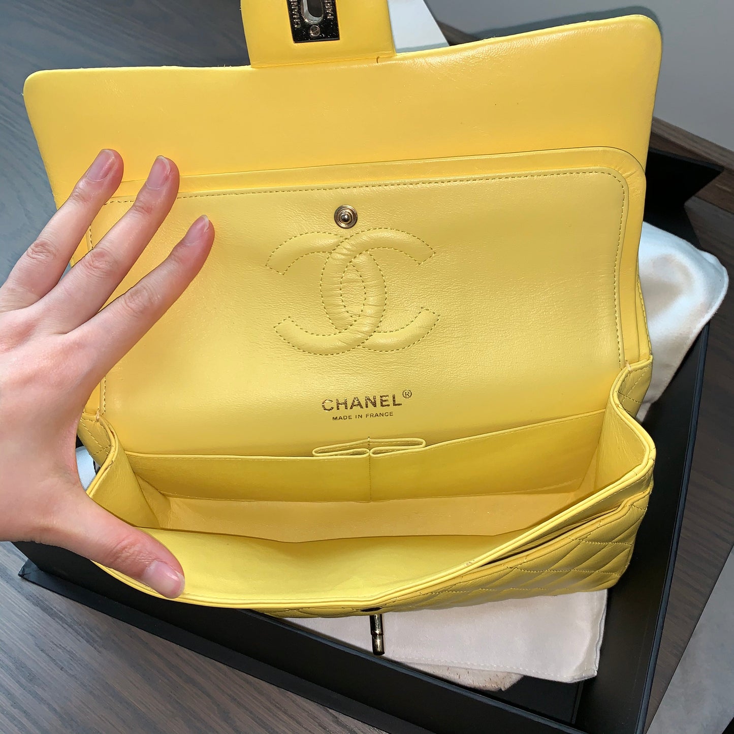 Classic Flap Medium Lambskin with Light GHW