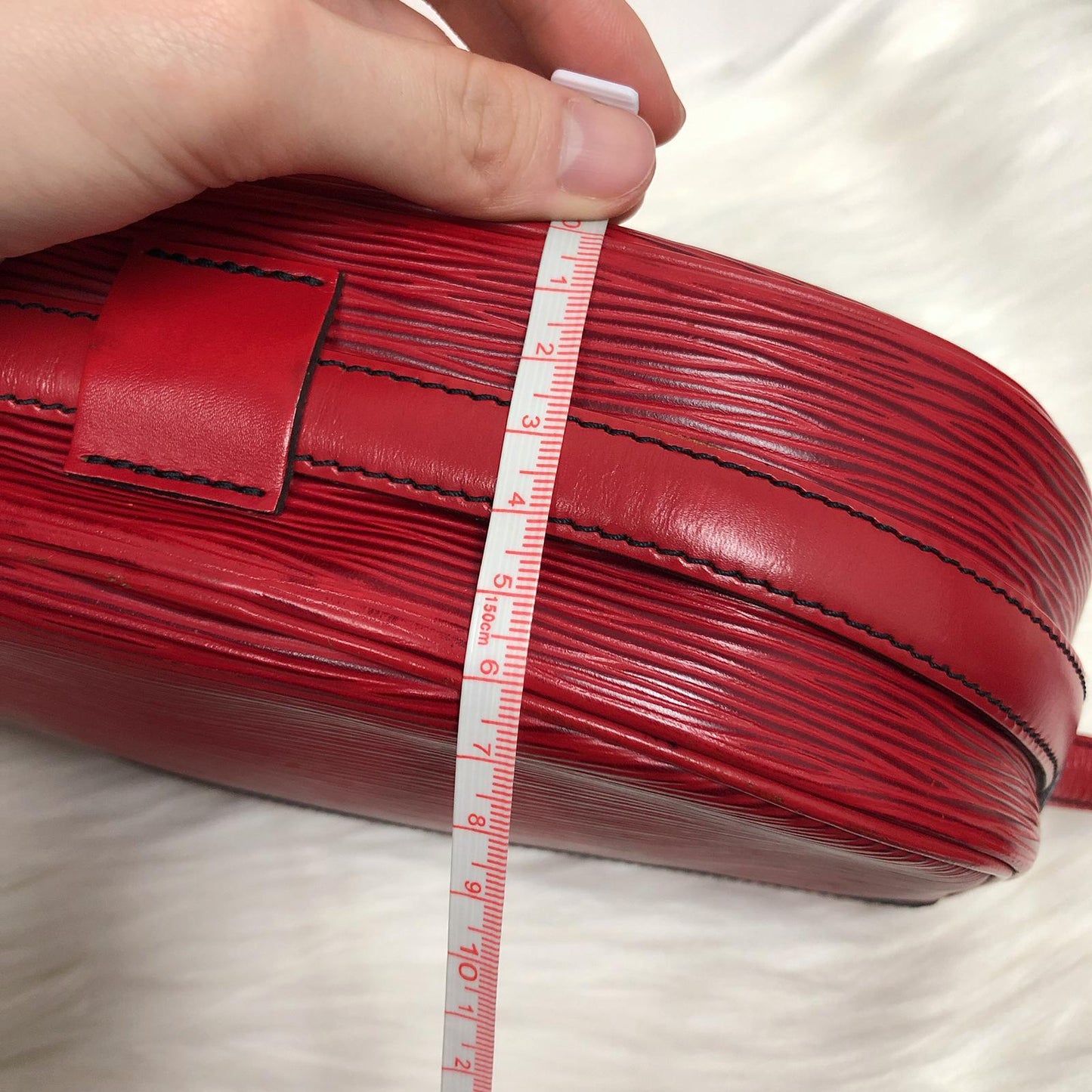 Louis-Vuitton Epi Rare Red Jeune Fille MM
