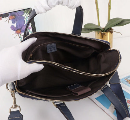 Gucci Bags - The Tote   925