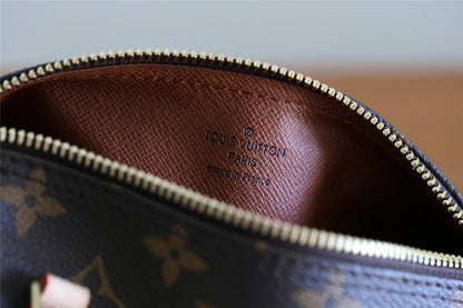 The Franco Shops - Louis Vuittons  - 7974