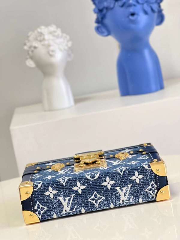 The Franco Shops - Louis Vuittons  - 12050