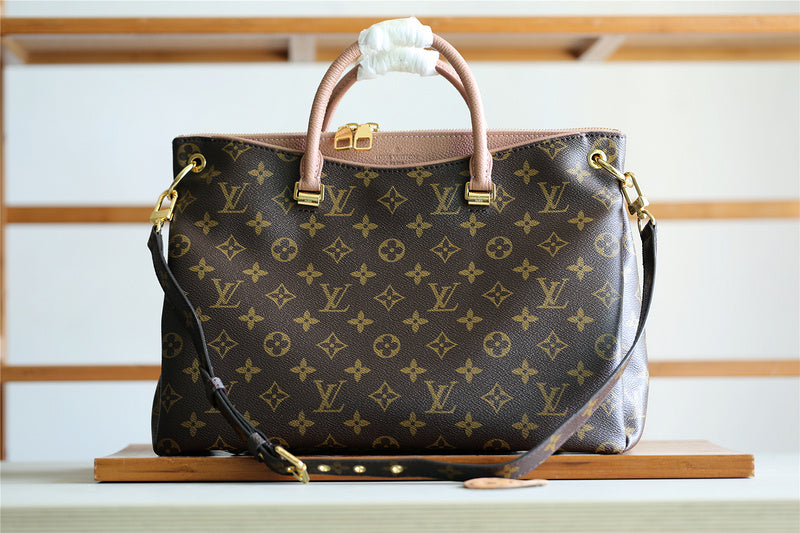 The Franco Shops - Louis Vuittons  - 7994