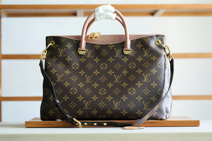 The Franco Shops - Louis Vuittons  - 7994