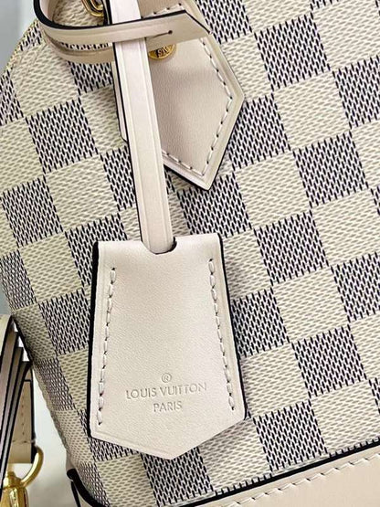 The Franco Shops - Louis Vuittons  - 12068