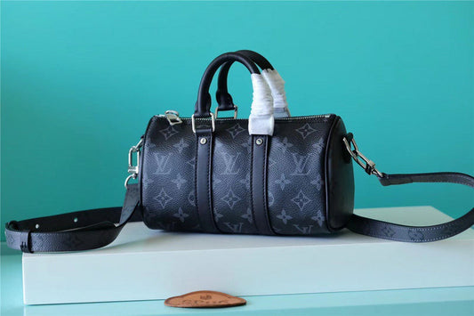 The Franco Shops - Louis Vuittons  - 11263