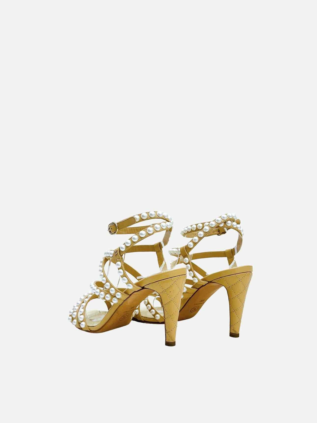 CHANEL Beige & White Size EU 38 Heeled Sandals