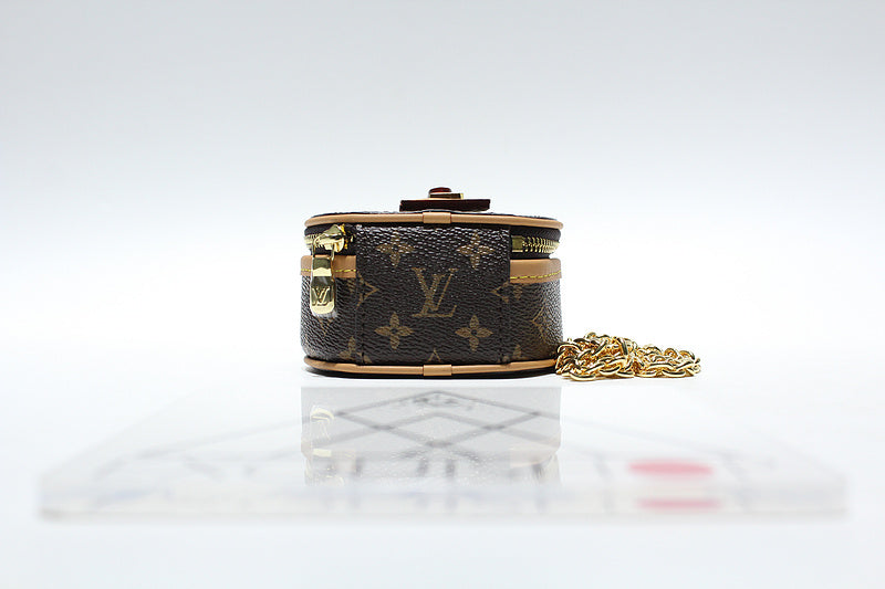 Franco Shops - Louis Vuittons  - 9396