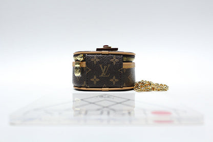 Franco Shops - Louis Vuittons  - 9396