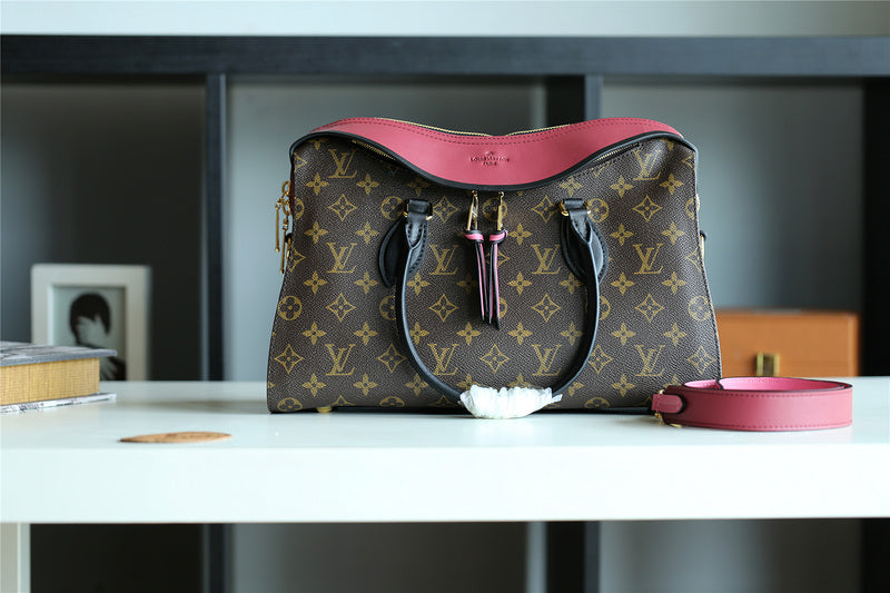 The Franco Shops - Louis Vuittons  - 7965