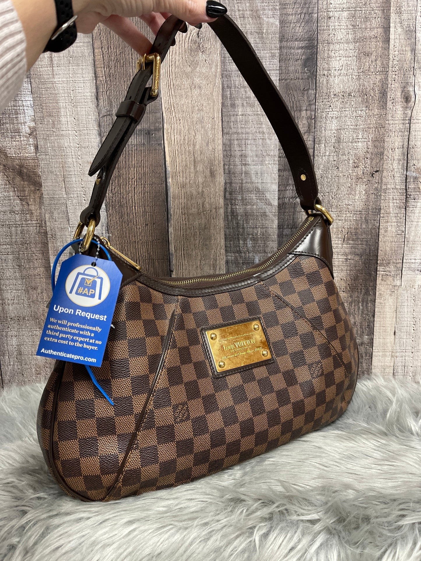 Handbag Luxury Designer By Louis Vuitton  Size: Large