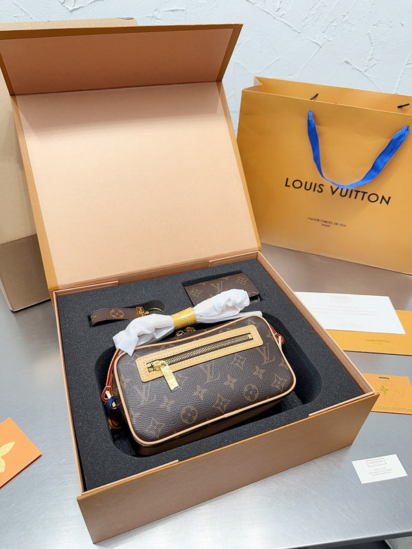 Franco Shops - Louis Vuittons  - 14888
