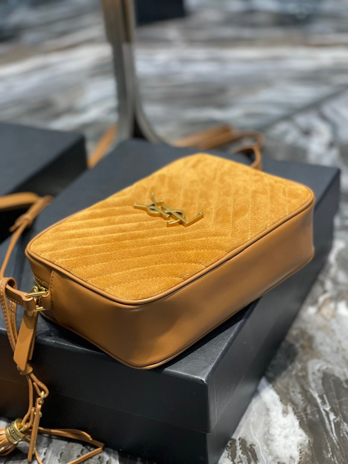 Yves Saint Laurent Lou Camera Bag