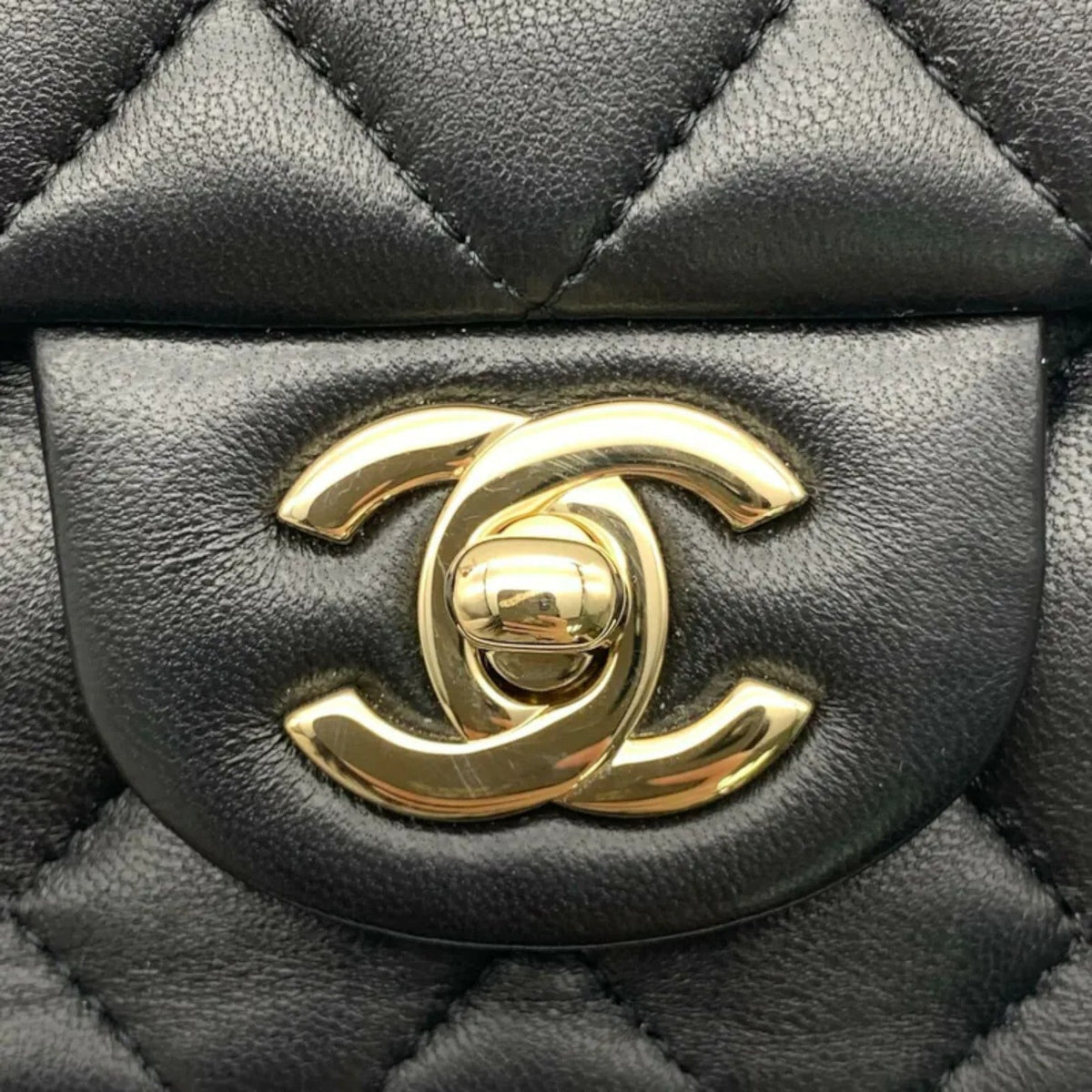 Square Flap Mini Lambskin Quilted Black LGHW