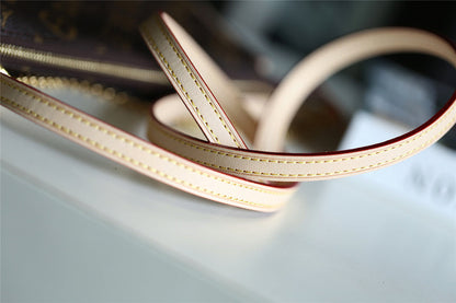 Franco Shops - Louis Vuittons  - 9377