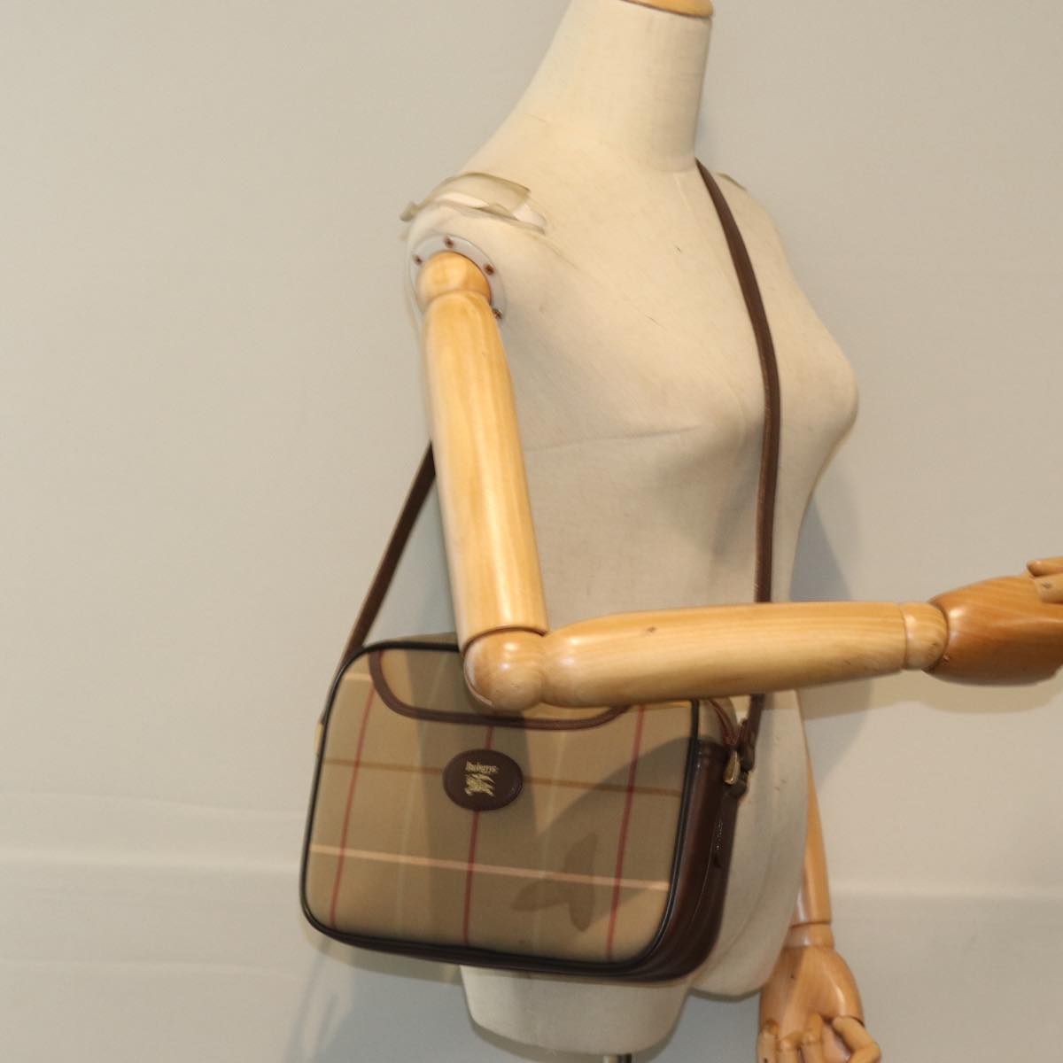 BURBERRYSs Nova Check Shoulder Bag Canvas Beige Auth 81656