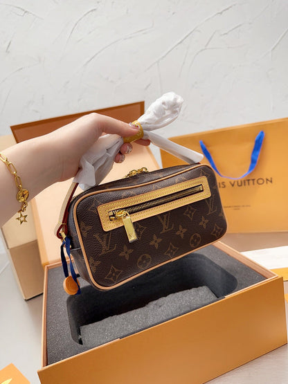 Franco Shops - Louis Vuittons  - 14888