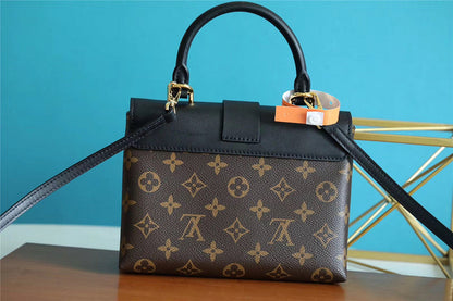 The Franco Shops - Louis Vuittons  - 7810