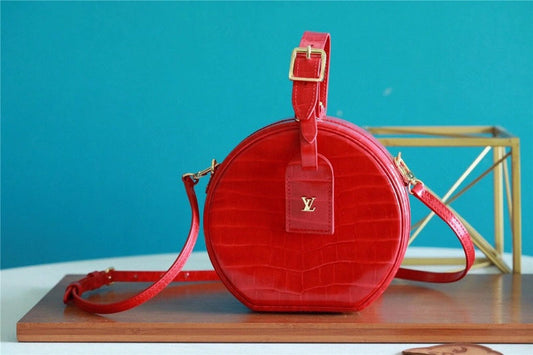 The Franco Shops - Louis Vuittons  - 7657